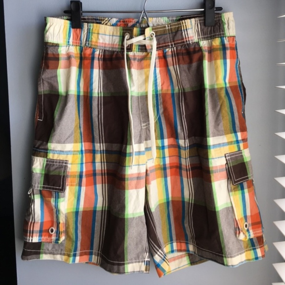 NWOT Old Navy plaid Men's swim trunks